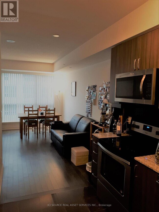 Photo du bâtiment - 9205-9205 Yonge St