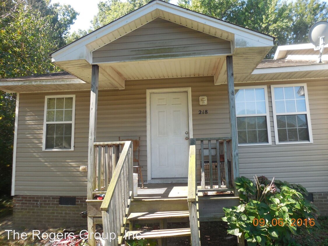 Primary Photo - 216-218 Crozier St