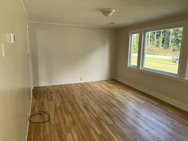 Foto del edificio - 307 Miller Blvd