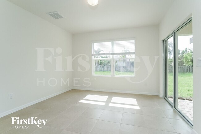 Foto del edificio - 1622 SW 27th St