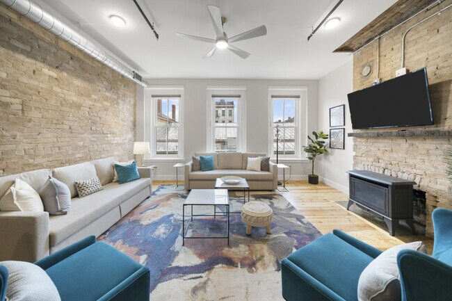 Building Photo - 122 W Elder St