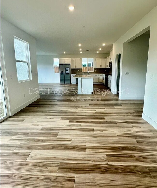 Foto del edificio - 2782 Old Larks Ln