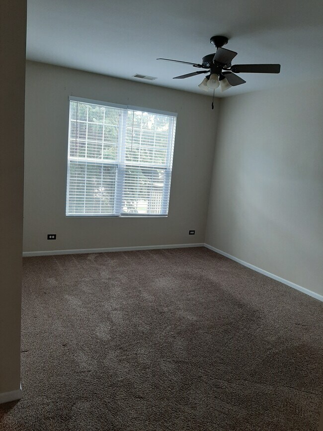 FAMILY ROOM - 28774 W Pondview Dr