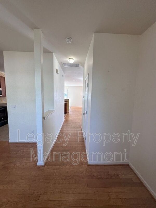 Foto del edificio - 1608 Brambleton Ct