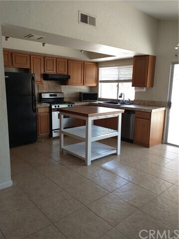 Building Photo - 51600 Avenida Mendoza