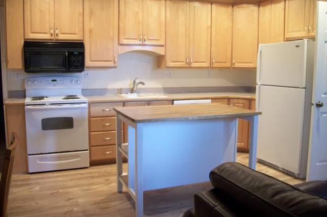 Kitchen &amp; Living Room Area - 728 S 250 W