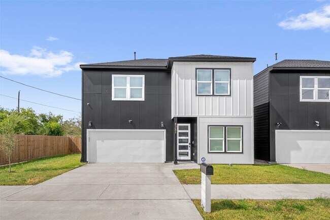 Foto del edificio - 4321 McKinley St