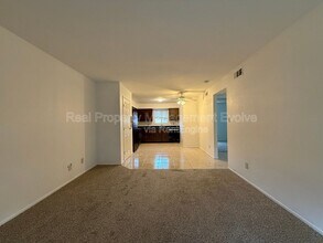 Building Photo - 465 W Ivyglen St