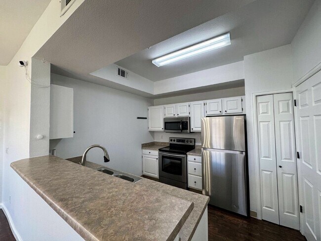 Foto del edificio - 12820 Ironstone Way