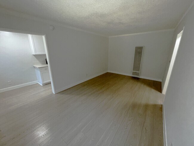 Foto del edificio - 1635-41 Normandie Ave
