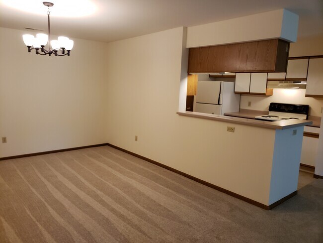 Building Photo - 936 Rockefeller Ln