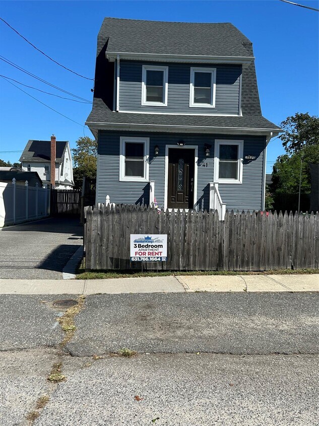 Primary Photo - 41 Chapman Pl