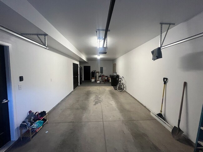Building Photo - Beautiful Durango Townhome