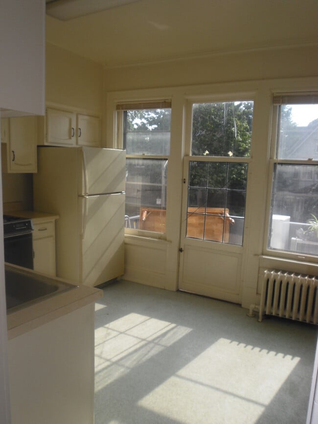 Foto del edificio - 3125 N Hackett Ave