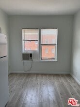 Building Photo - 920 S Hobart Blvd