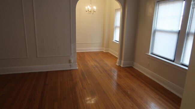 Foto del edificio - 735 W Junior Terrace