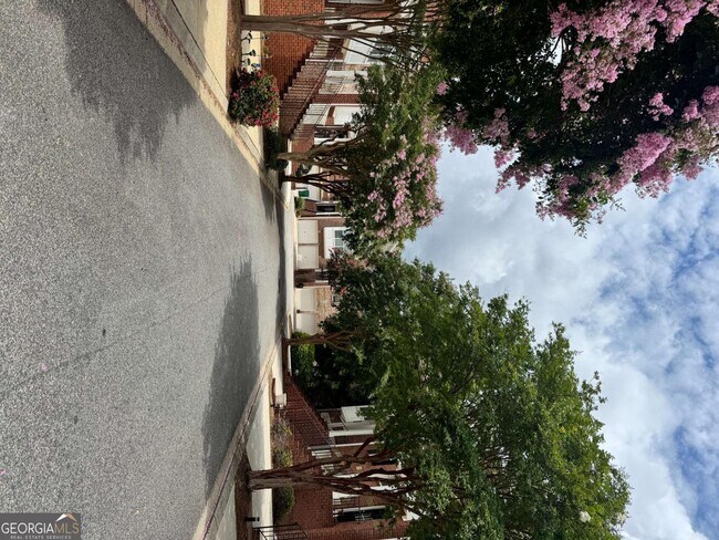 Foto del edificio - 5311 Concordia Pl