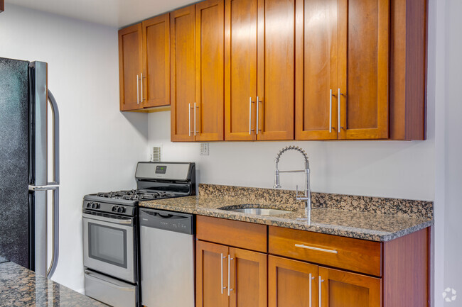 1HAB, 1BA - 740 ft² - 2112 New Hampshire Avenue