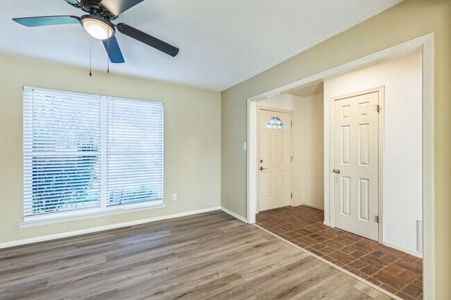 Foto del edificio - 3 Bedroom Single Family Home in Mobile