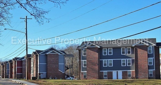 Building Photo - 1112 Bertling St
