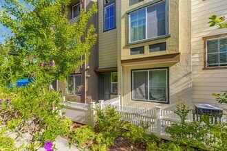 Building Photo - 226 Peppermint Tree Terrace