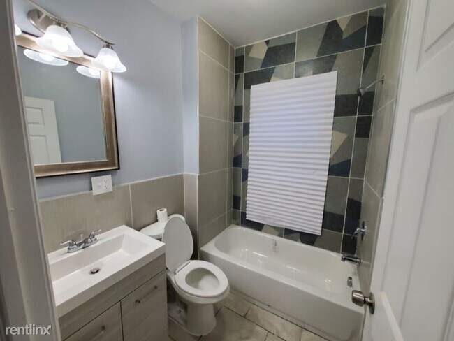 Foto del edificio - 3 br, 1 bath Townhome - 180 S 9th St