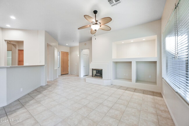 Foto del edificio - 6572 Shooting Star Way