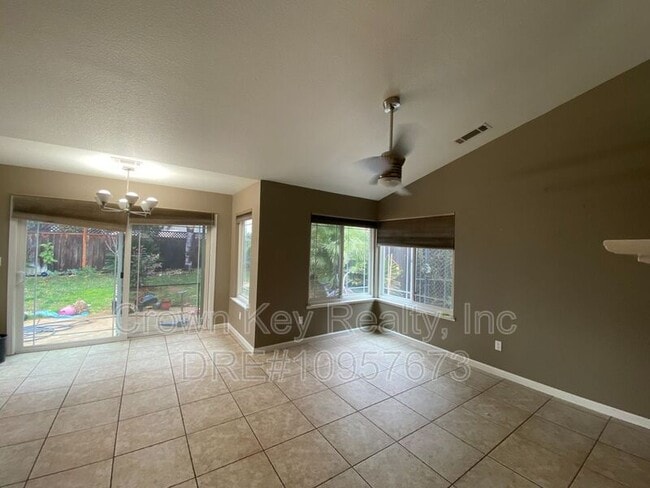 Building Photo - 395 Morris Phelps Dr