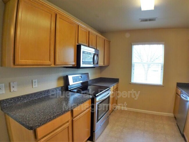 Foto del edificio - 2099 Hartford Dr