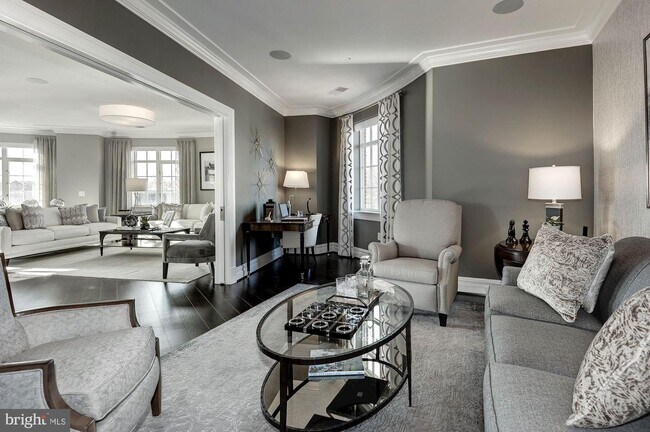 Foto del edificio - 6900 Fleetwood Rd