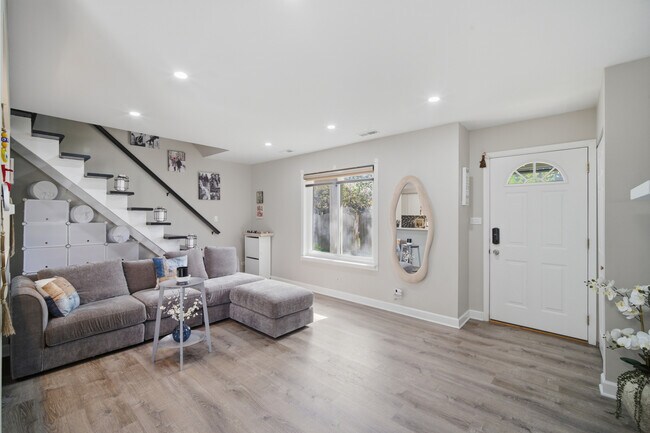 Foto del edificio - 1495 Cornell Ct