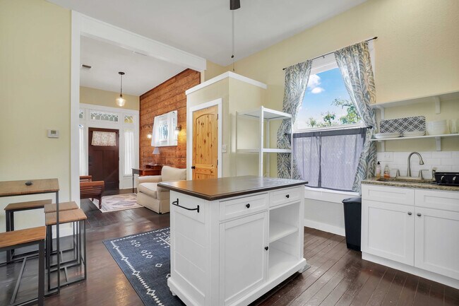 Foto del edificio - 628 Hunstock Ave
