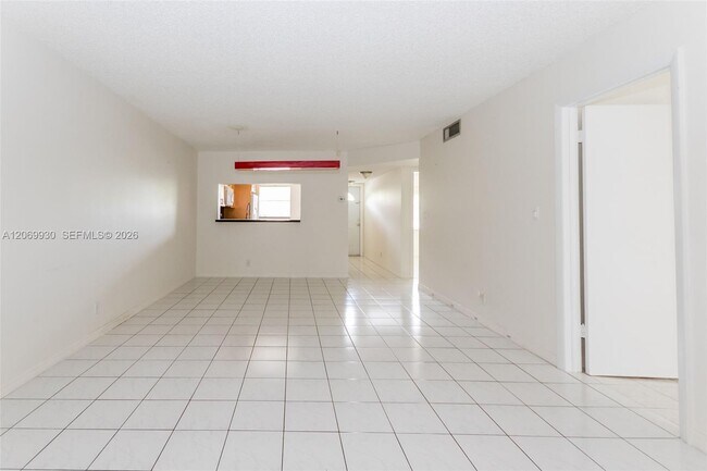 Foto del edificio - 3777 NW 78th Ave