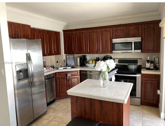 Foto del edificio - 10093 SW 77th Ct