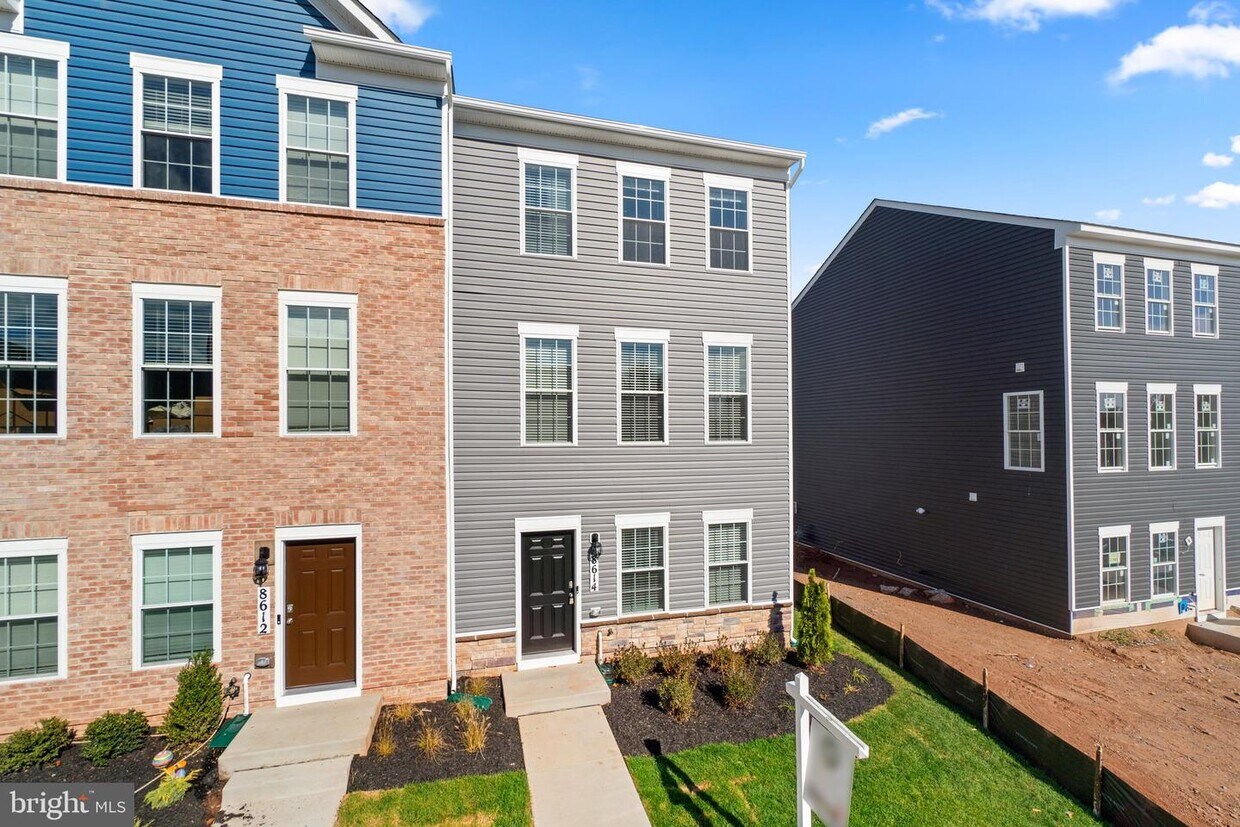 Foto principal - 8614 Walter Martz Rd