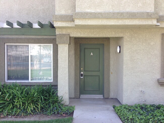 Building Photo - Beautiful CONDO for rent ! Shady Oaks Dr.!!!