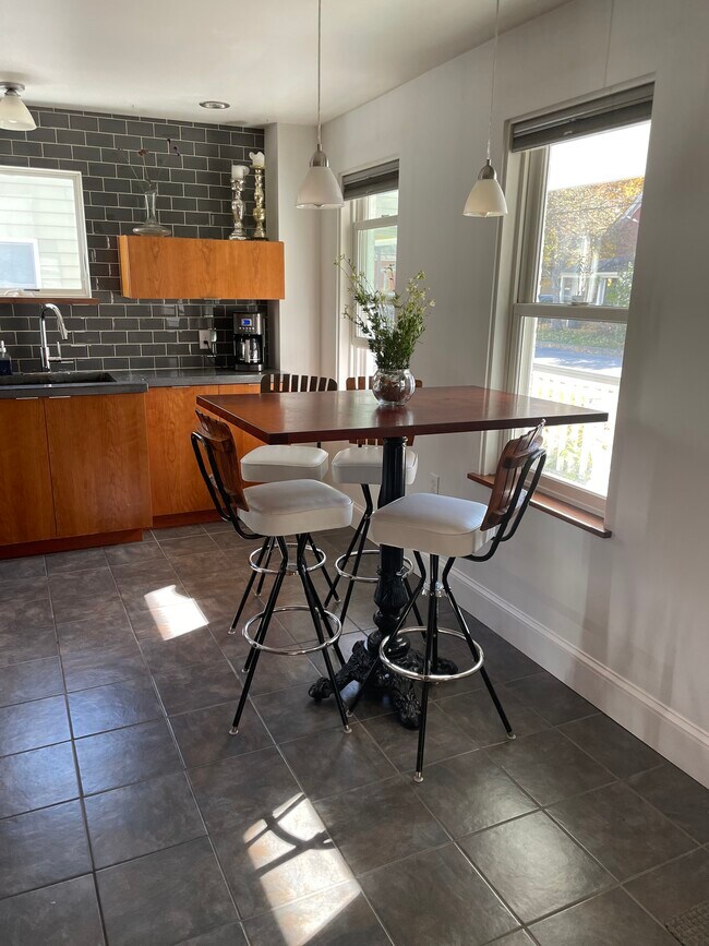 Building Photo - 85 West St