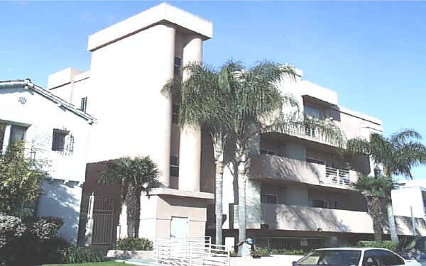 Foto del edificio - 1059-1065 S Bedford St