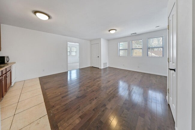 Building Photo - 357 S Greenwich St