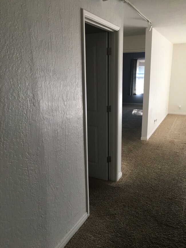 Building Photo - 1085 Murrieta Blvd