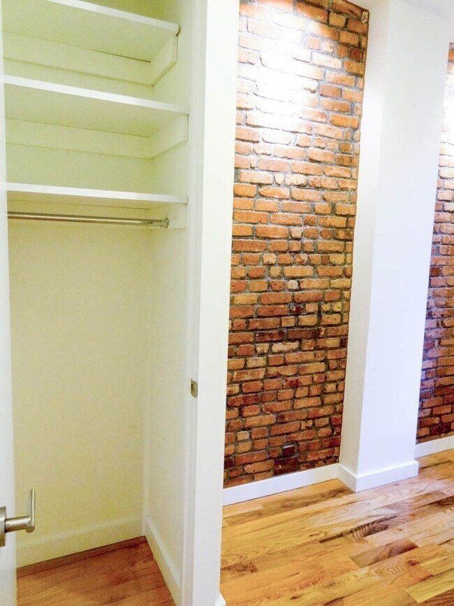 Foto del edificio - 1211 Dean St