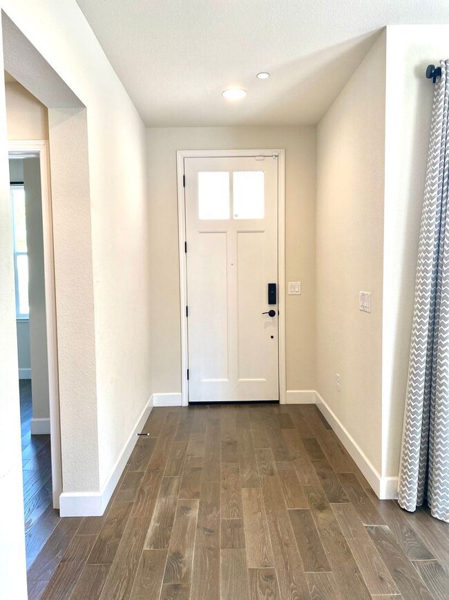 Building Photo - 5 br, 3 bath House - 1910 Cannery Loop