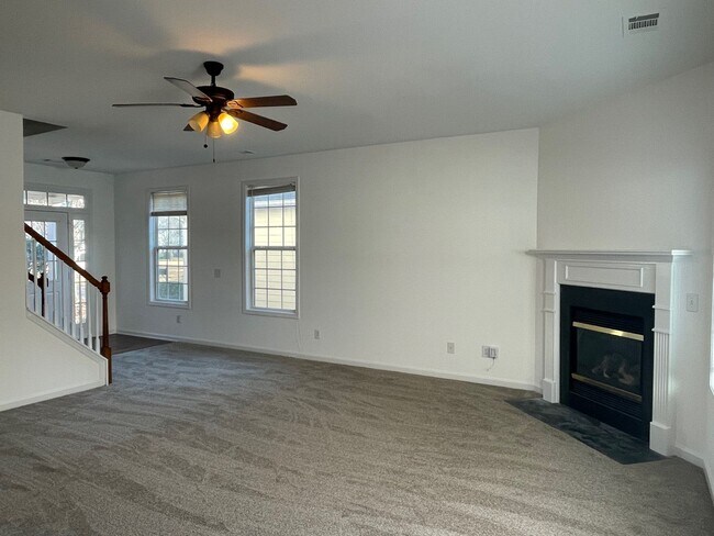 Foto del edificio - Gorgeous Home in The Lakes at Cedar Grove ...