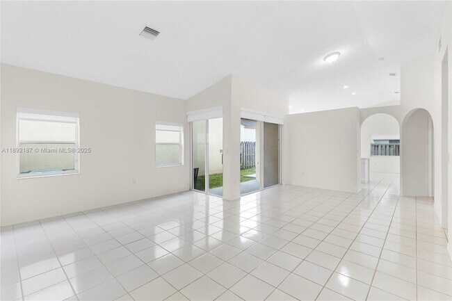 Foto del edificio - 9934 NW 30th St