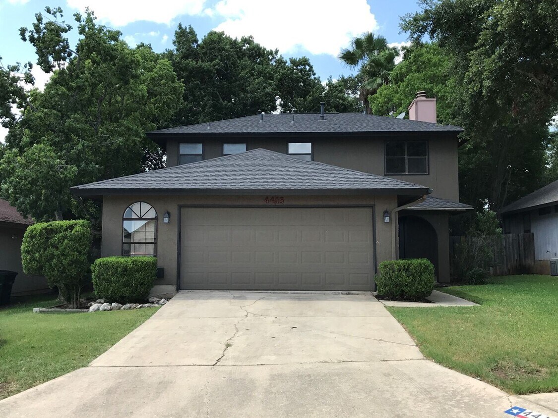 Foto principal - 3 br, 2.5 bath House - 4415 Putting Green