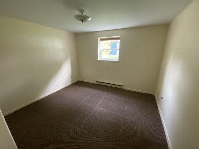 Building Photo - 23 Centennial Ave W