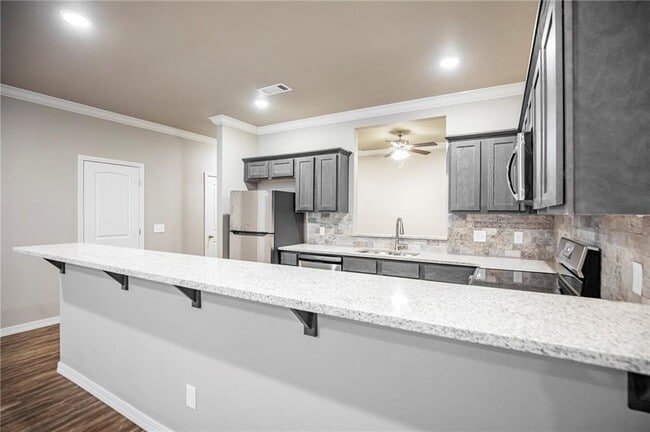 Building Photo - 301 Bear Trap Dr