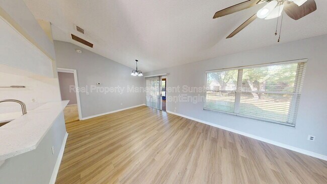 Building Photo - 1740 Whipple Dr