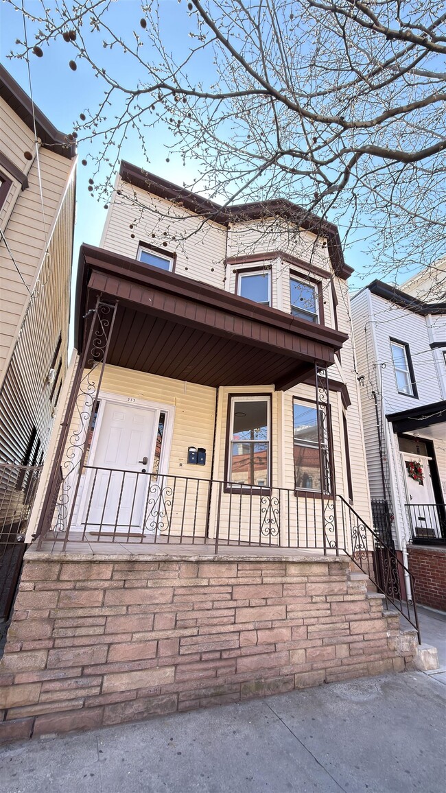Building Photo - 217 62nd St