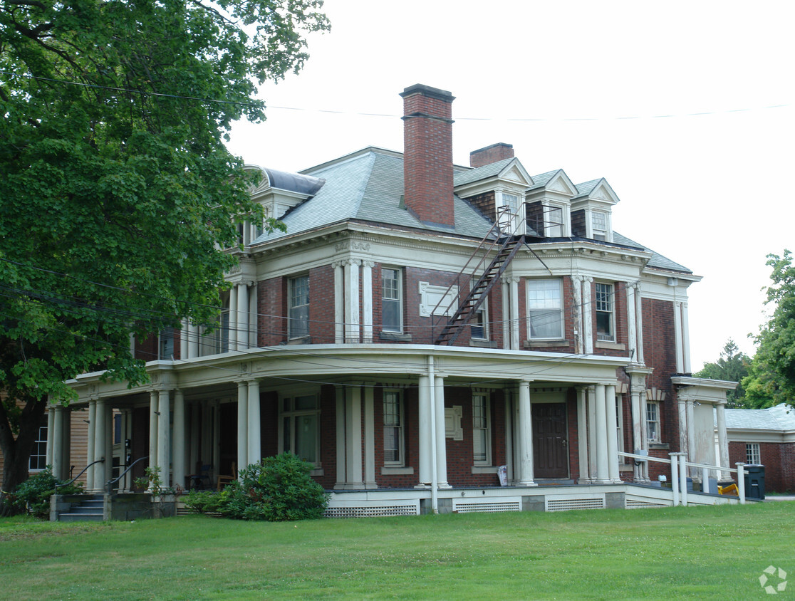 Foto principal - 6 Riverside Drive, Binghamton NY-available...